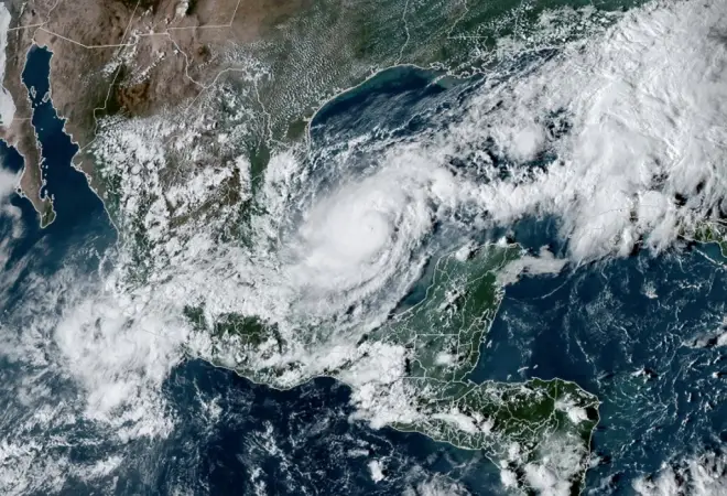 Furacão ameaça Flórida: Estado declara emergência e se prepara para ventos de até 193 km/h