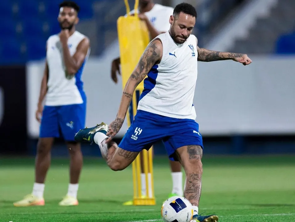 Neymar volta após 1 ano afastado em jogo do Al Hilal na Ásia