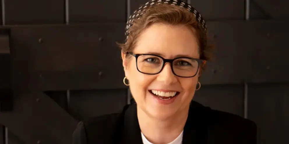 Jenna Fischer anuncia estar livre do câncer de mama