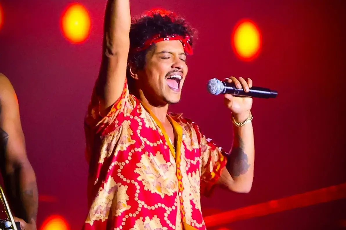 Bruno Mars Anuncia Término com Jessica Caban: ‘Estou Solteiro’